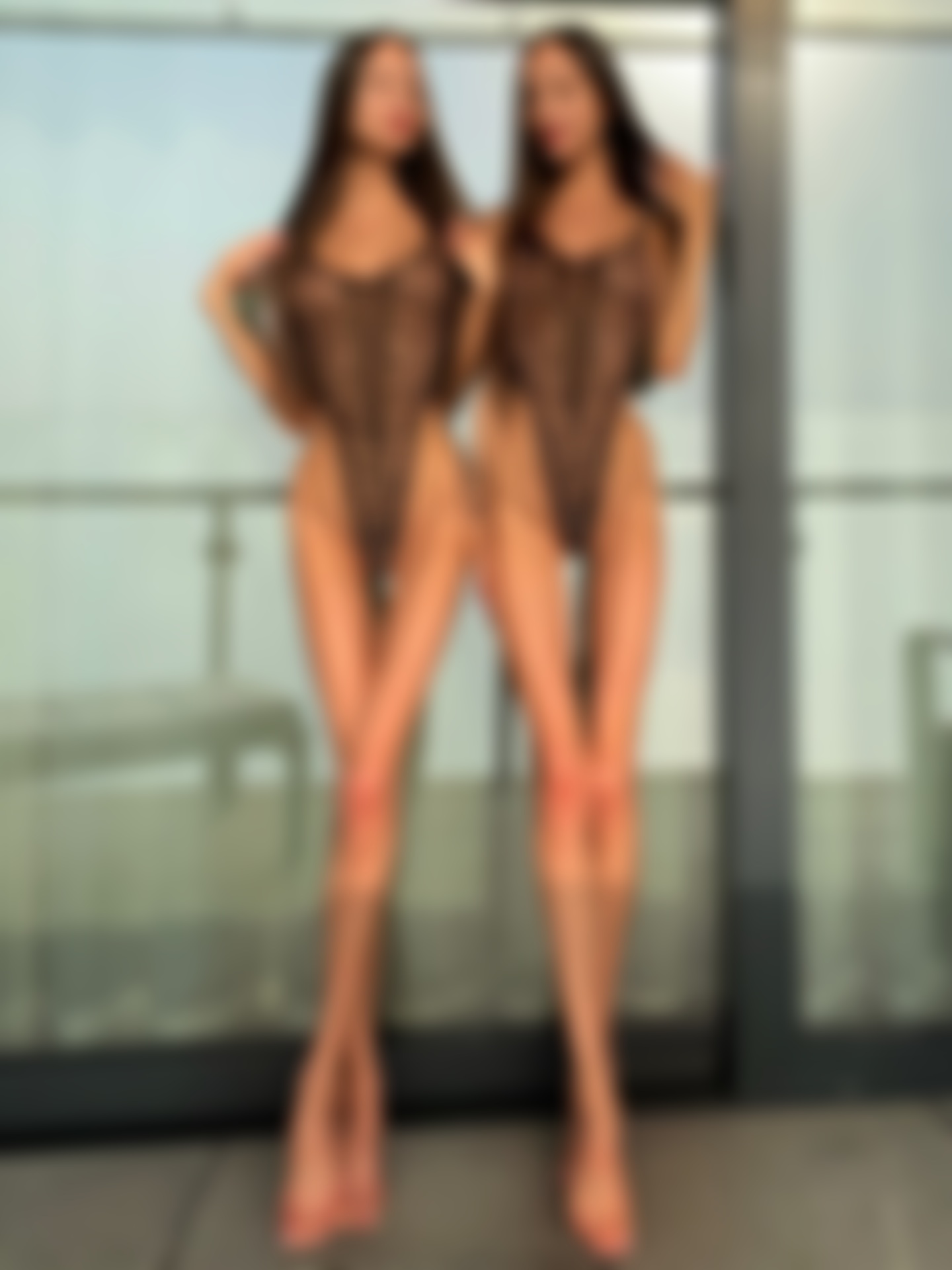 Близняшки эскорт модели Аделя и Алина - портфолио лучших фото