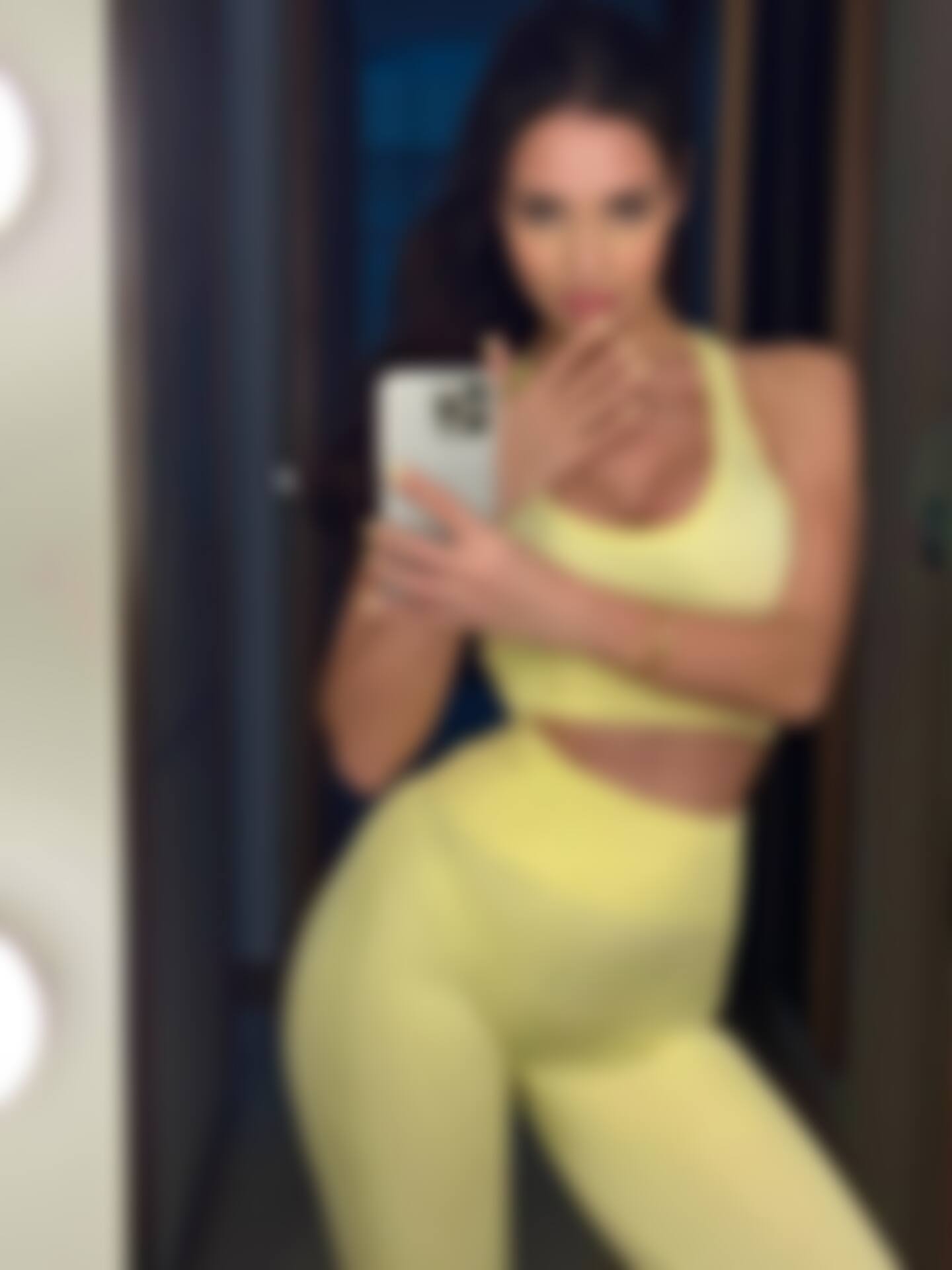 Анастасия Ви - высокая брюнетка, топовая эскорт модель Москвы и Дубая для имиджа и отношений