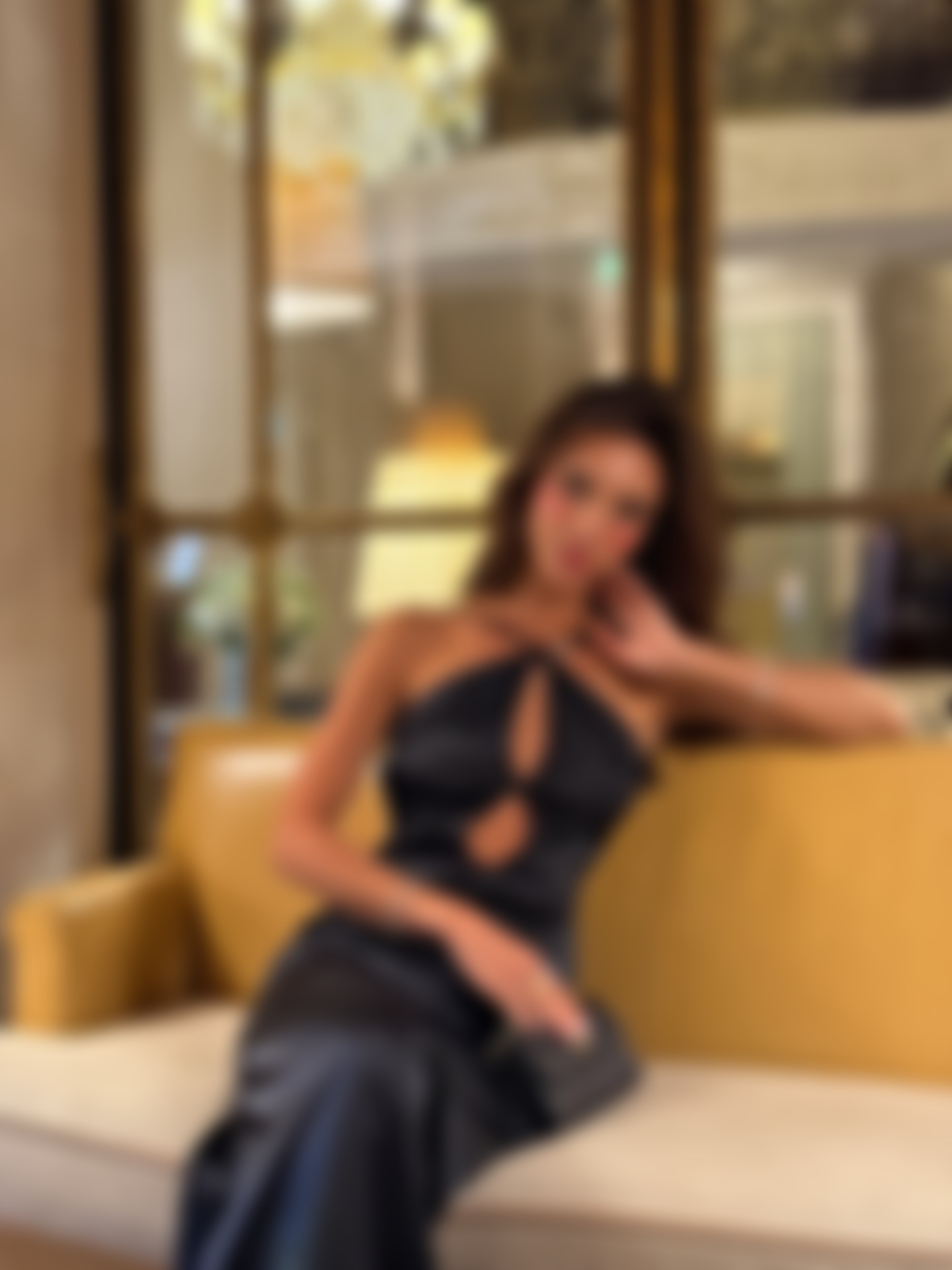 Эрика Хауссер - элитная эскорт модель на светском мероприятии в Дубае