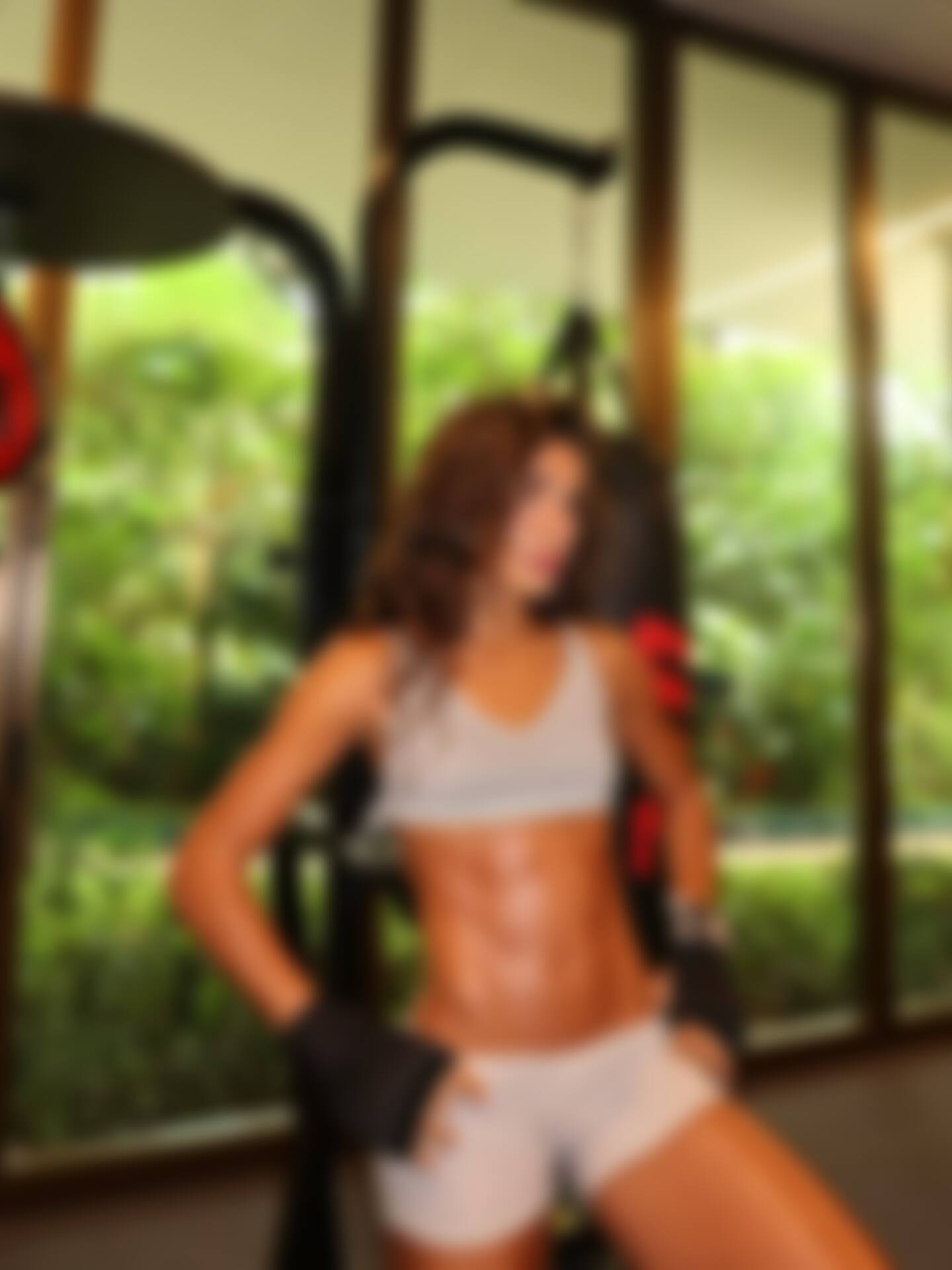 Камилла - роскошная брюнетка эскорт модель в Дубае