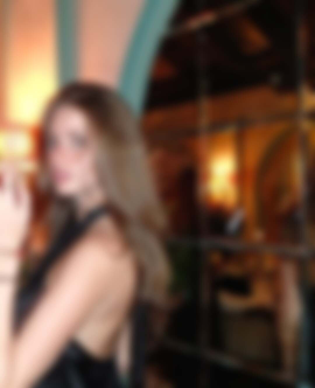 Модель Ника – Шарлотт, Роли