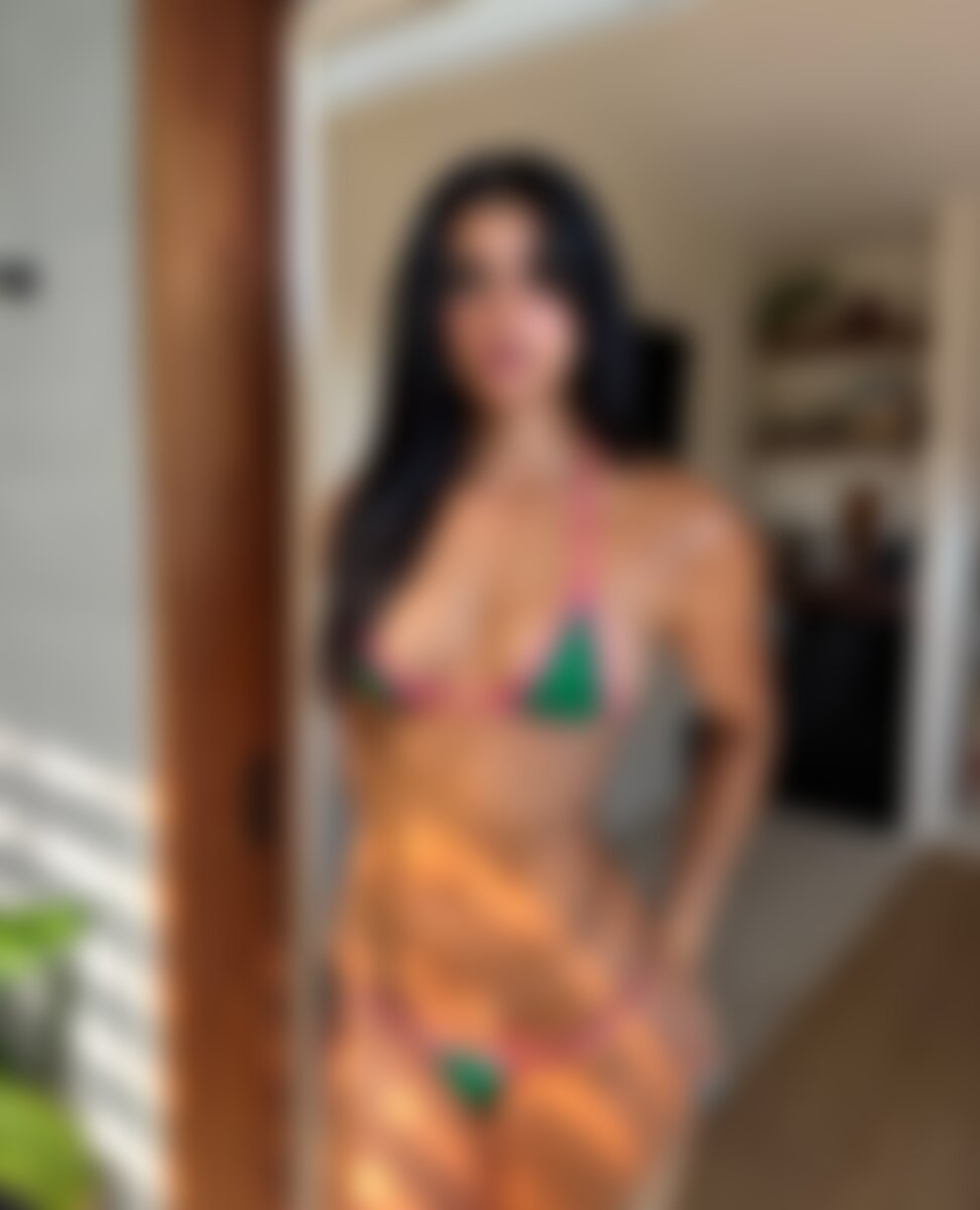 Модель Жанна – Богота, Медельин